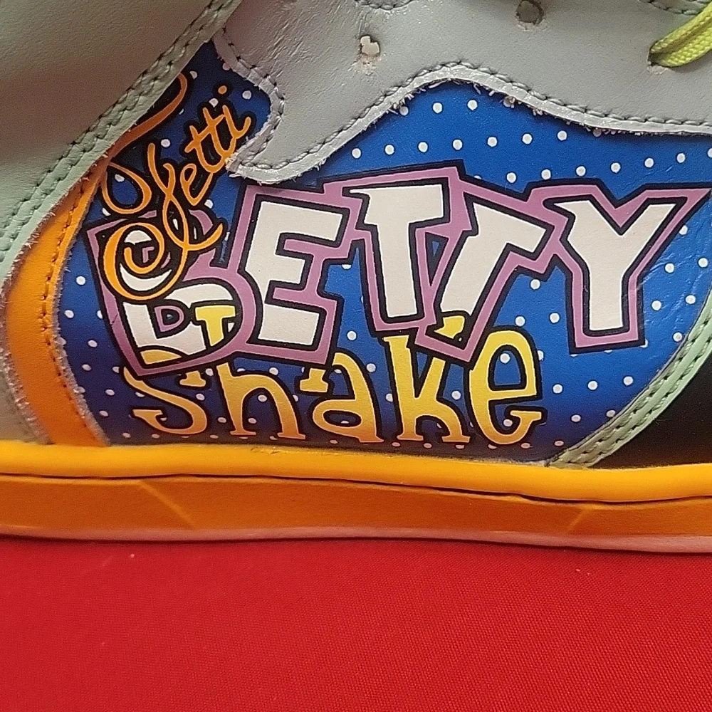*RARE* Colorful Betty Boop Toon High-Top Sneakers - Picture 7 of 11